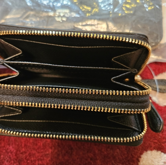 Coach Cross Grain Leather Double Zip Coin Case Black Light Gold Tone Hdwr NWT - Picture 12 of 15